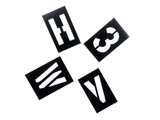 Stencil in PVC Nero con Numeri e Lettere per Pittura