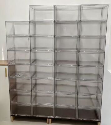 Scatola di plastica trasparente di grandi dimensioni per imballaggio e conservazione. Custodia di plastica trasparente per imballaggio