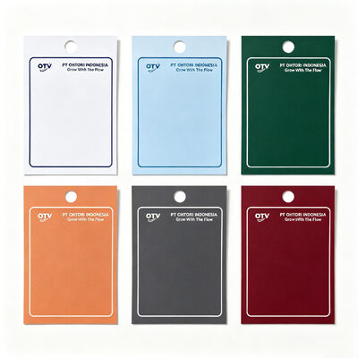Etichette adesive di carta sintetica personalizzate per abbigliamento Set di lenzuola, etichetta di swing stampata in oro in rilievo biodegradabile